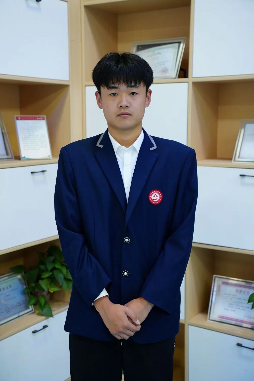 18058