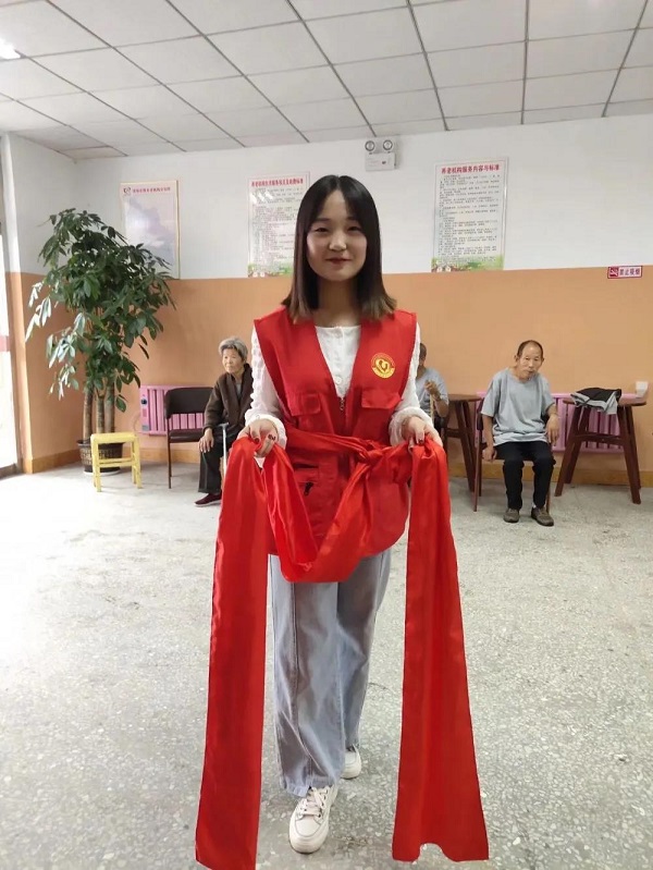 邵梦.jpg